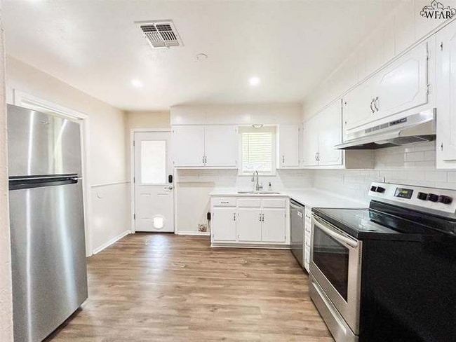 Photo - 1514 Christine Rd