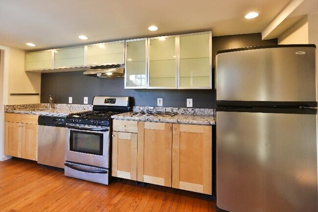 Photo - 82 Bremen St Unit 2