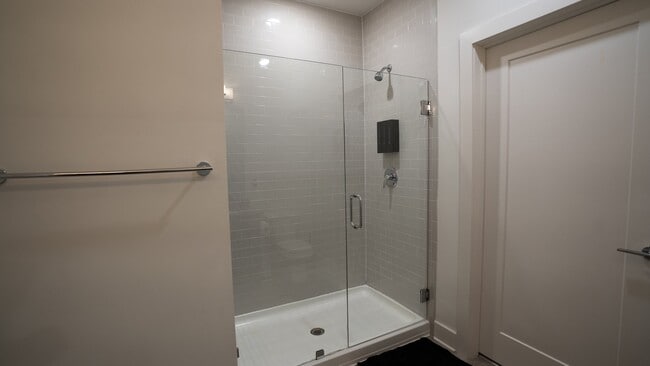 Photo - 1888 Emery St NW