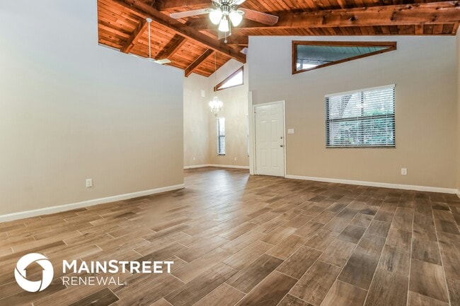 Photo - 2760 Hillsdale Ave