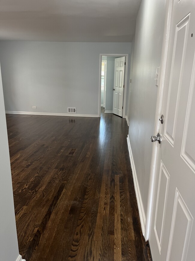 Living Room - 728 Dobson St Unidad 1