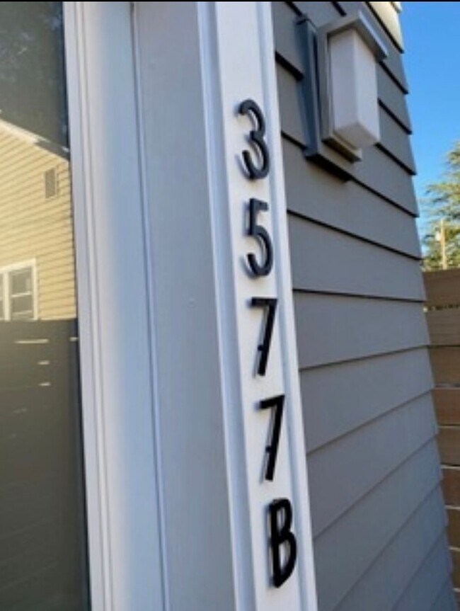 Photo - Knott House Unidad 3577~Knott~#B~K129