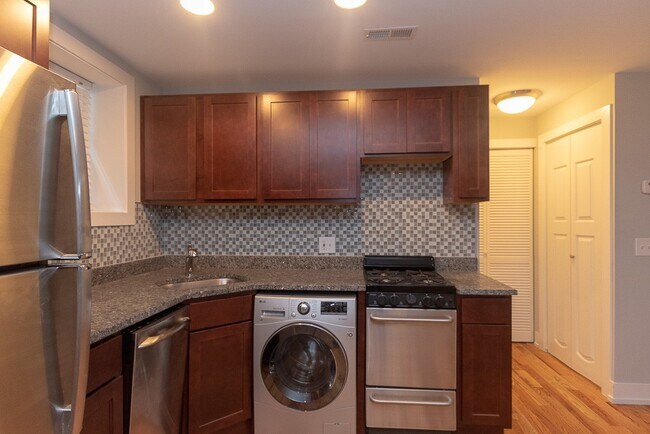 Photo - 557 W Arlington Pl Unit J08P