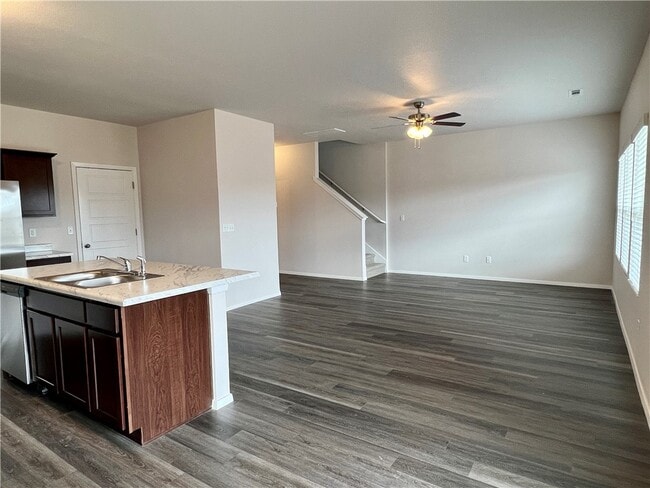 3271 Red Tail Wy
