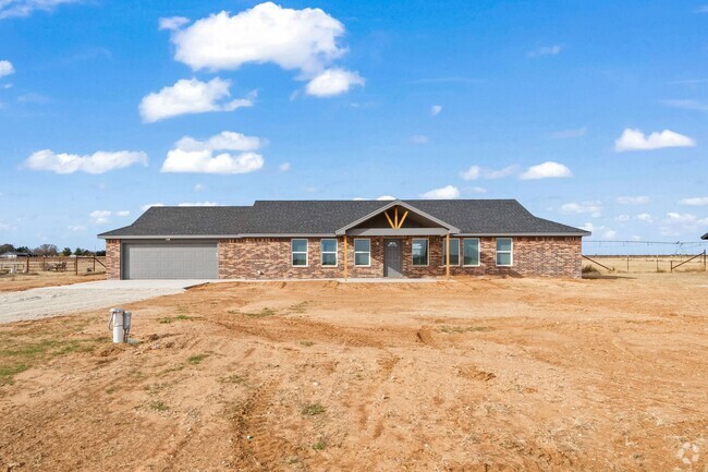 Building Photo - Country Living In Idalou ISD! Rental