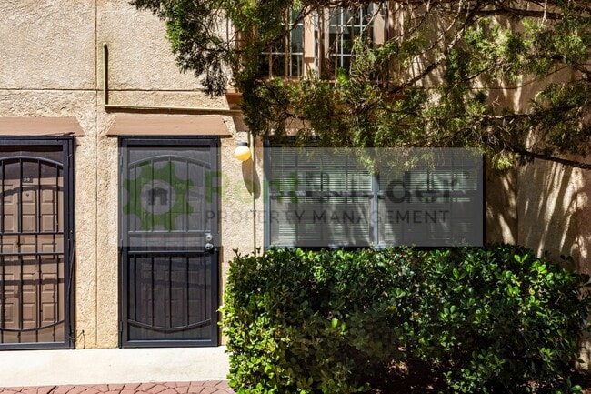 Photo - 6041 Sequoia Rd NW