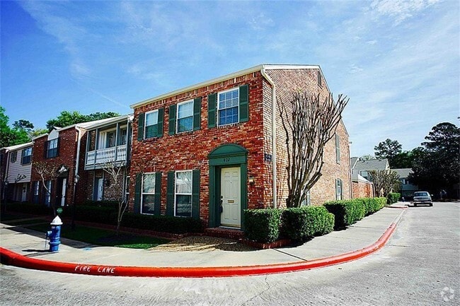 Building Photo - 402 Bendwood Dr Rental