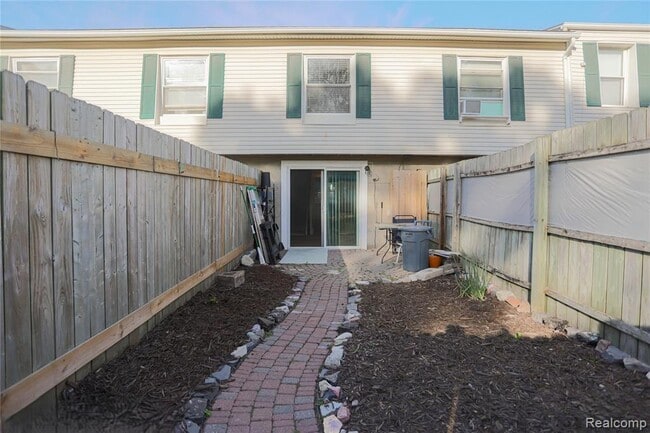 119 Floral Ave