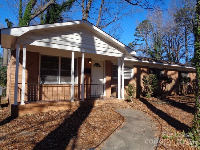 Building Photo - 1961 Arnold Dr Rental