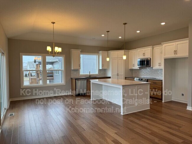 Photo - 18805 Skyview