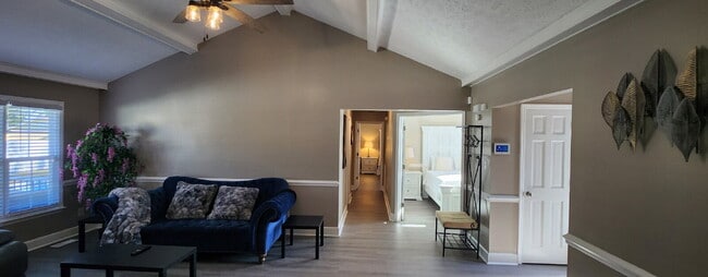 Photo - 258 Kenwood Dr