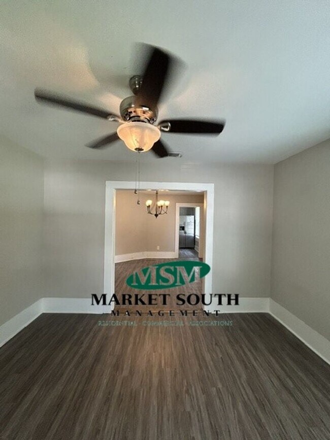 7 W 53rd St