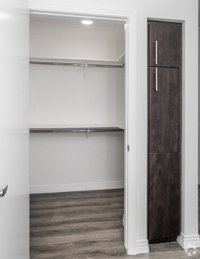 2BR, 2BA - Roberts Hall