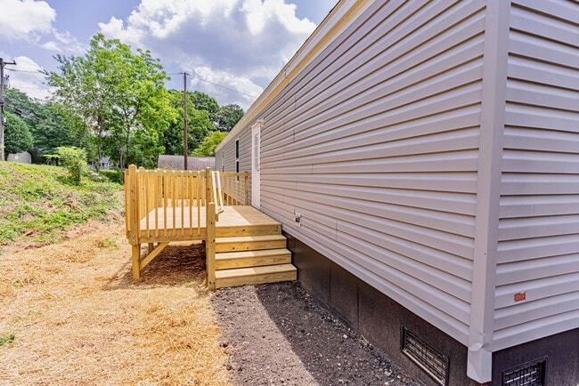 Photo - 923 W Lee Rd