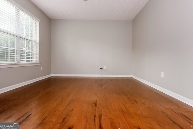 Photo - 70 Fairwoods Ct