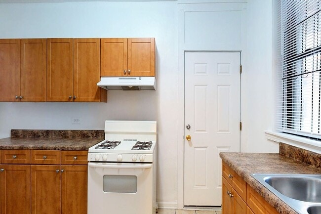 Photo - 5339-5345 S. Woodlawn Avenue