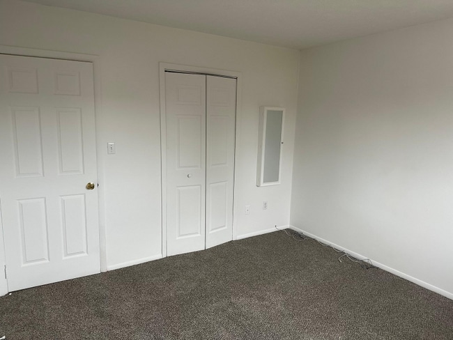 Photo - 620 London Rd