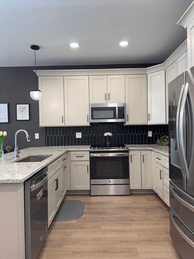 Photo - Tastefully Built Modern Durham Home