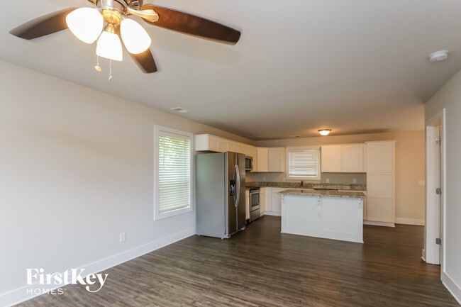 Photo - 2375 Belaire Dr