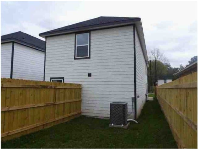 Building Photo - 339 Connecticut St Unit A