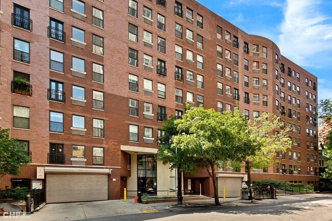 Building Photo - 711 W Gordon Terrace Unit 303