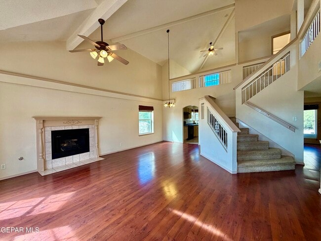 Photo - 1013 Via De La Paz Dr