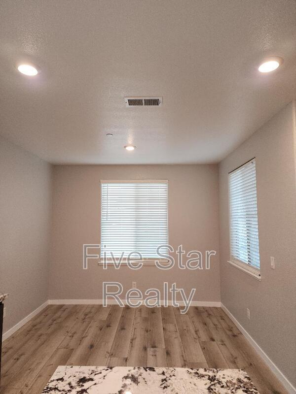 Photo - 2203 Woodlet St