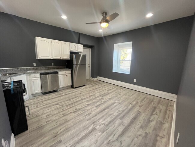 Photo - 91 W Cottage St