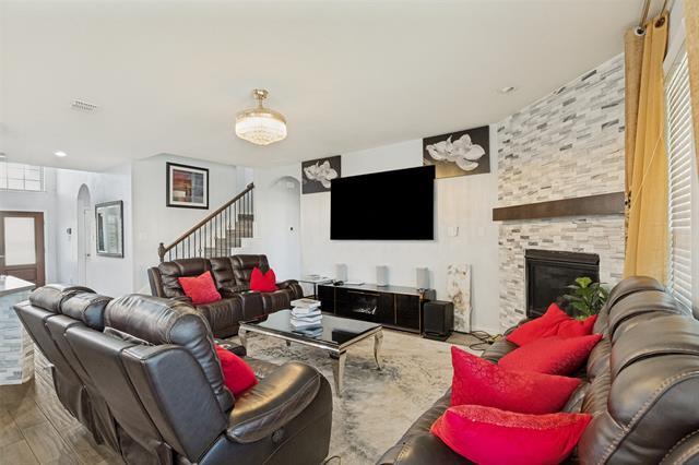 Photo - 818 Blackhawk Dr