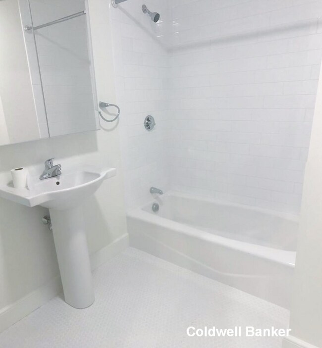 Photo - 1776 Beacon St Unidad B