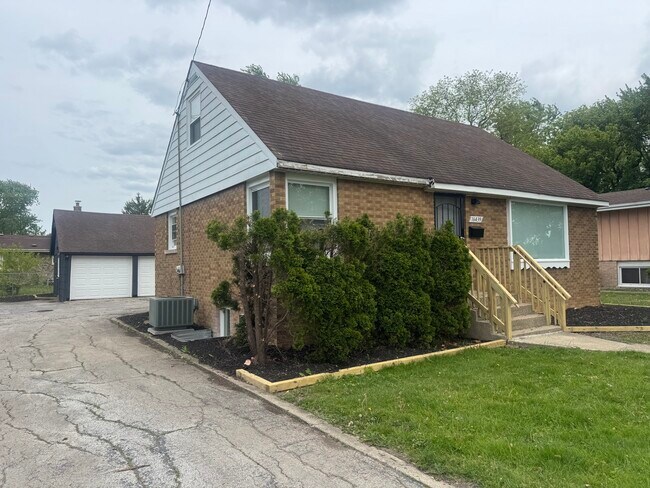 Photo - 16439 Cottage Grove Ave