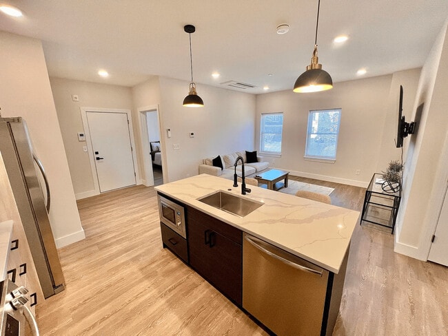 Photo - 18 Woburn St