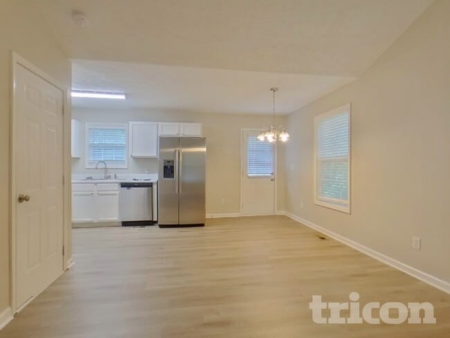 Photo - 334 Jacob Trail