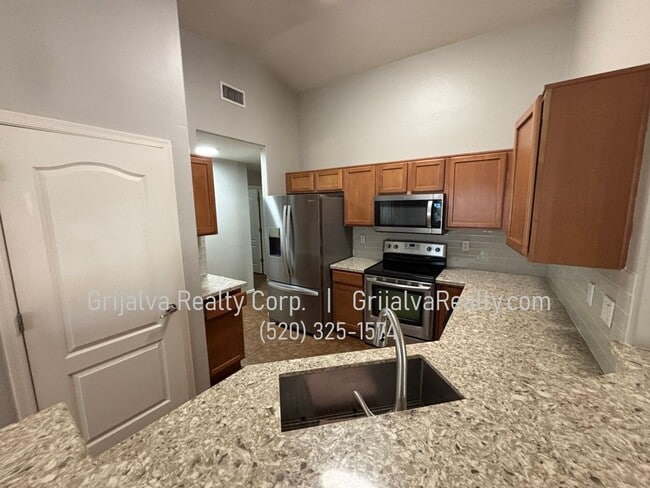 Photo - 4-Bedroom, 2 Bath House in Sycamore Park (...