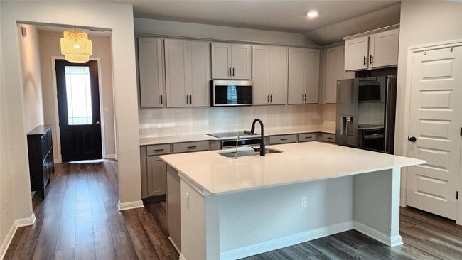 Photo - 704 Giorgio Moroder Dr