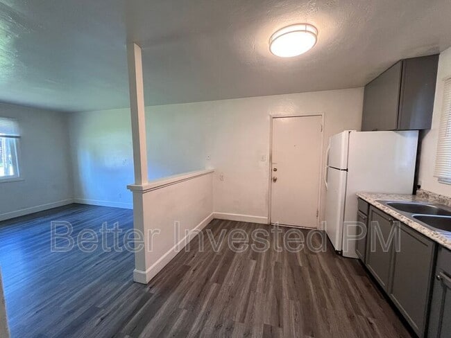 Photo - 530 Talmage Rd Unit Apt A