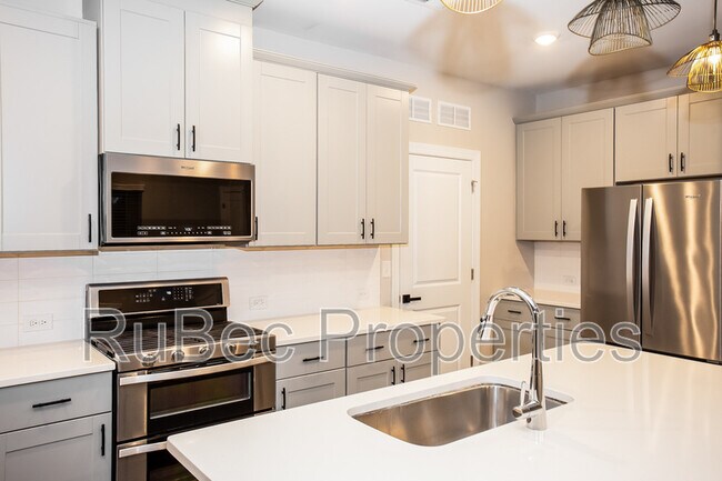 Photo - 2006 Red Ash Dr