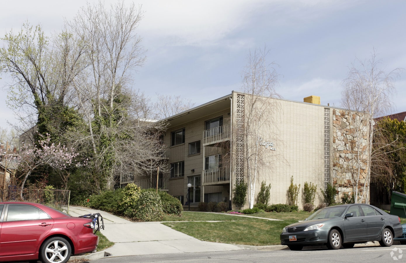 The Plaza Apartments - The Plaza Apartments