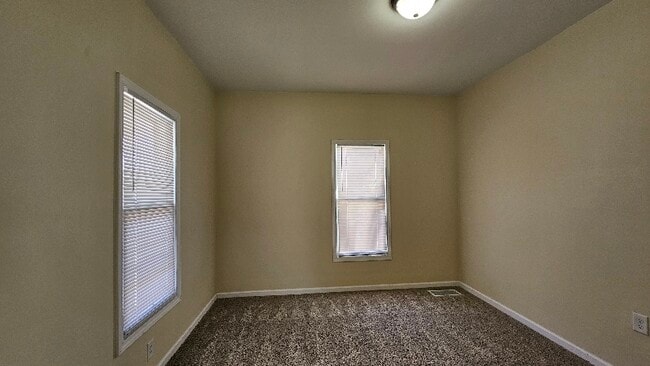 Photo - 419 Montrose St