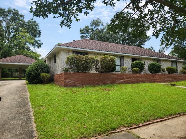 Building Photo - 426 Carriage Way Rental