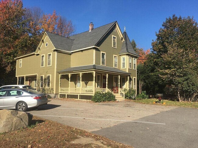 Valley Victorian - 148 Washington St Unit # 5 - 3rd Floor