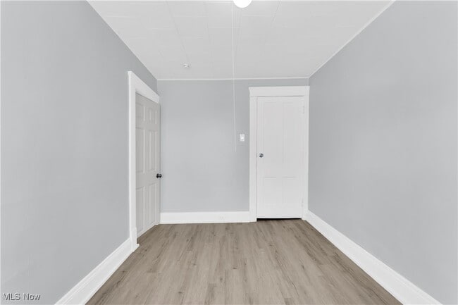 Building Photo - 11702 Brookfield Ave Unit 1/DN