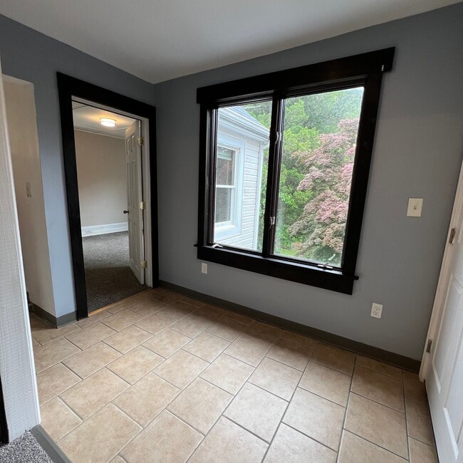 Photo - 42 Oak St Unit 1br  2