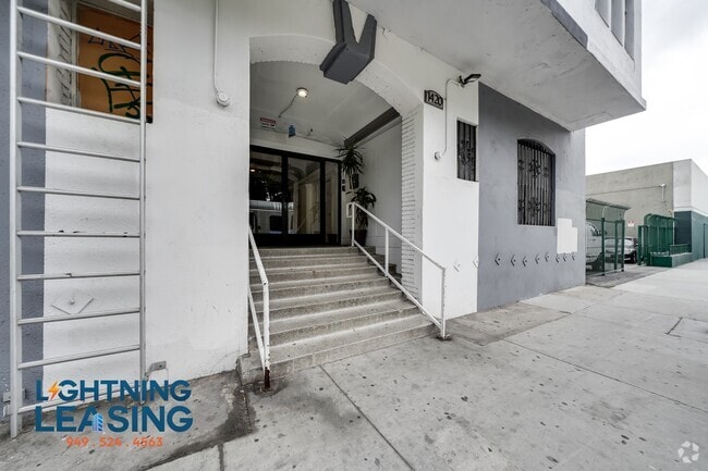 Building Photo - 1422 Flower St Unit 35C Rental