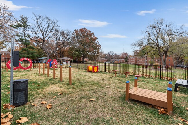 Photo - Hampton Gardens Apartments