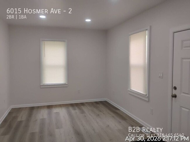 Photo - 6015 Hosmer Ave Unidad 2