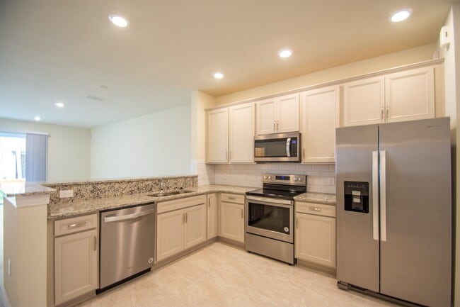 Photo - 3 Bed 2.5 Bath at Somerset Crossing!