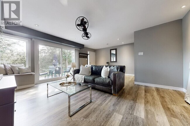 Photo - 195 Milestone Crescent