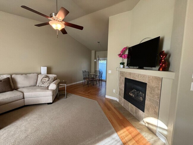 Photo - 3 BED | 3 BATH | TOWNHOME | DOUBLE GARAGE | WEST