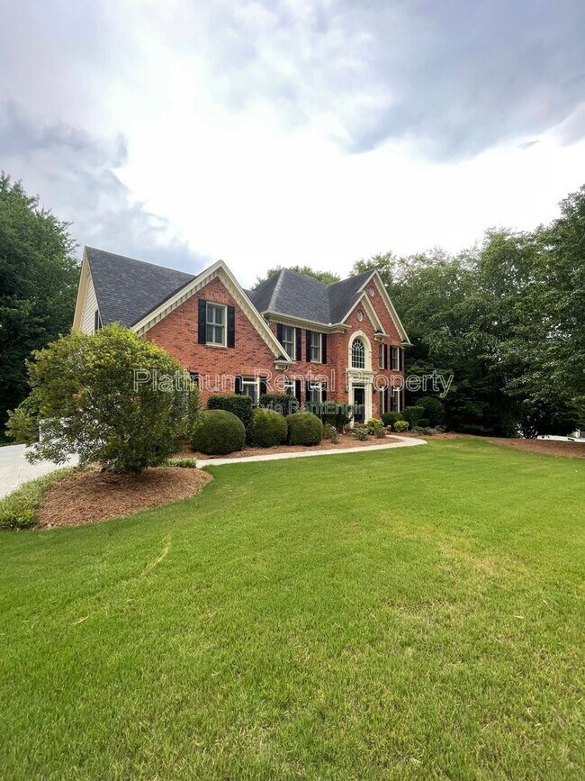 870 Ingleside Dr